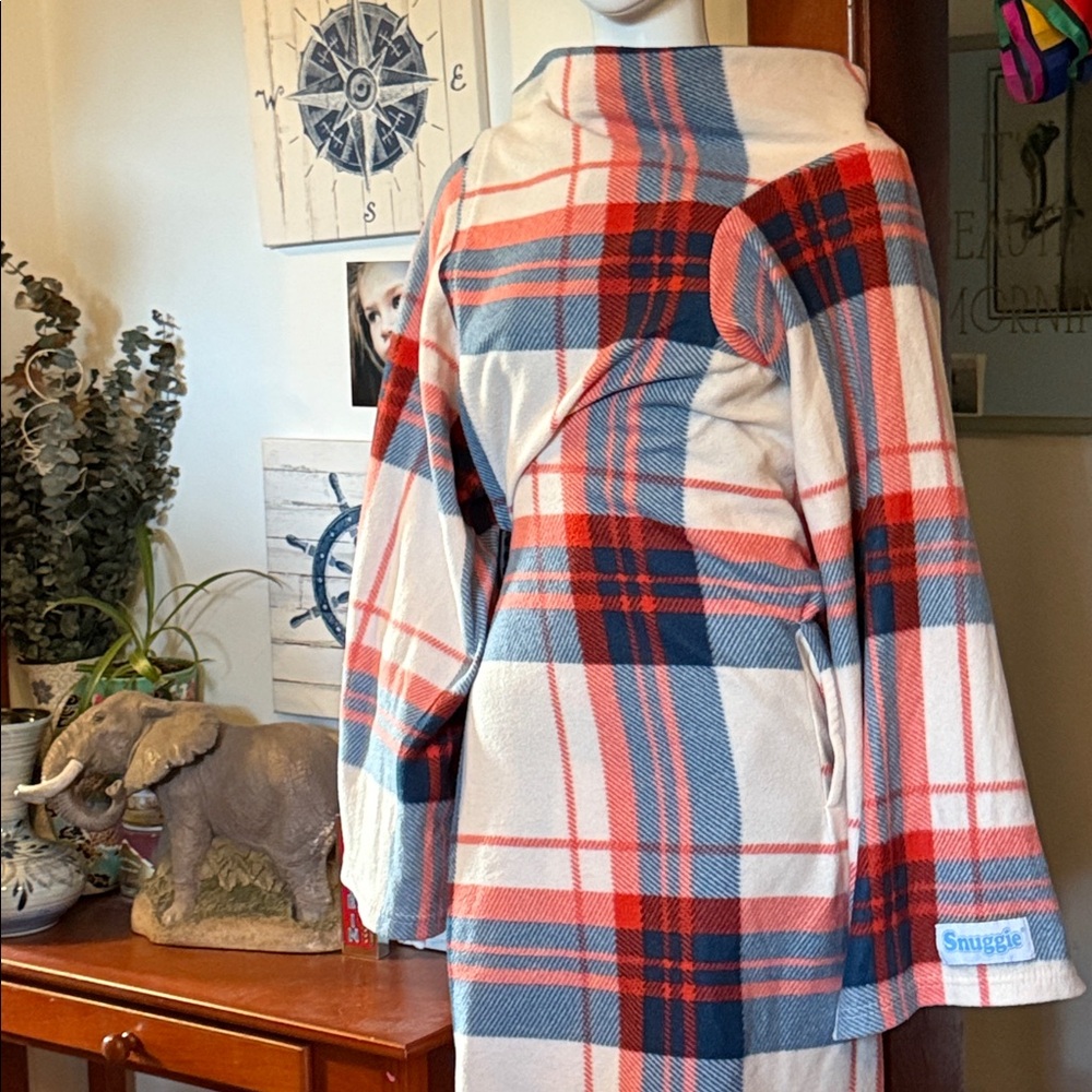 Plaid Snuggie housecoat / Blanket with Sleeves and pockets . Very long. Like new
